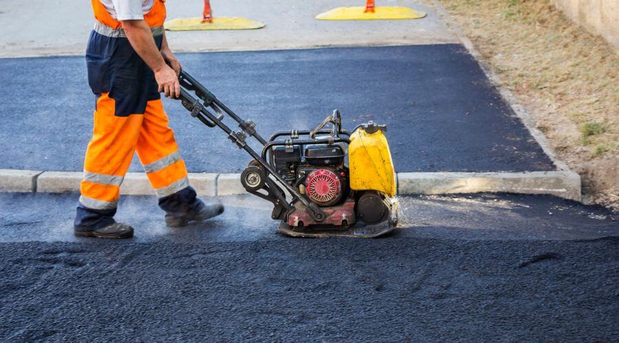 Professional gutter cleaning in Williamsville, VA